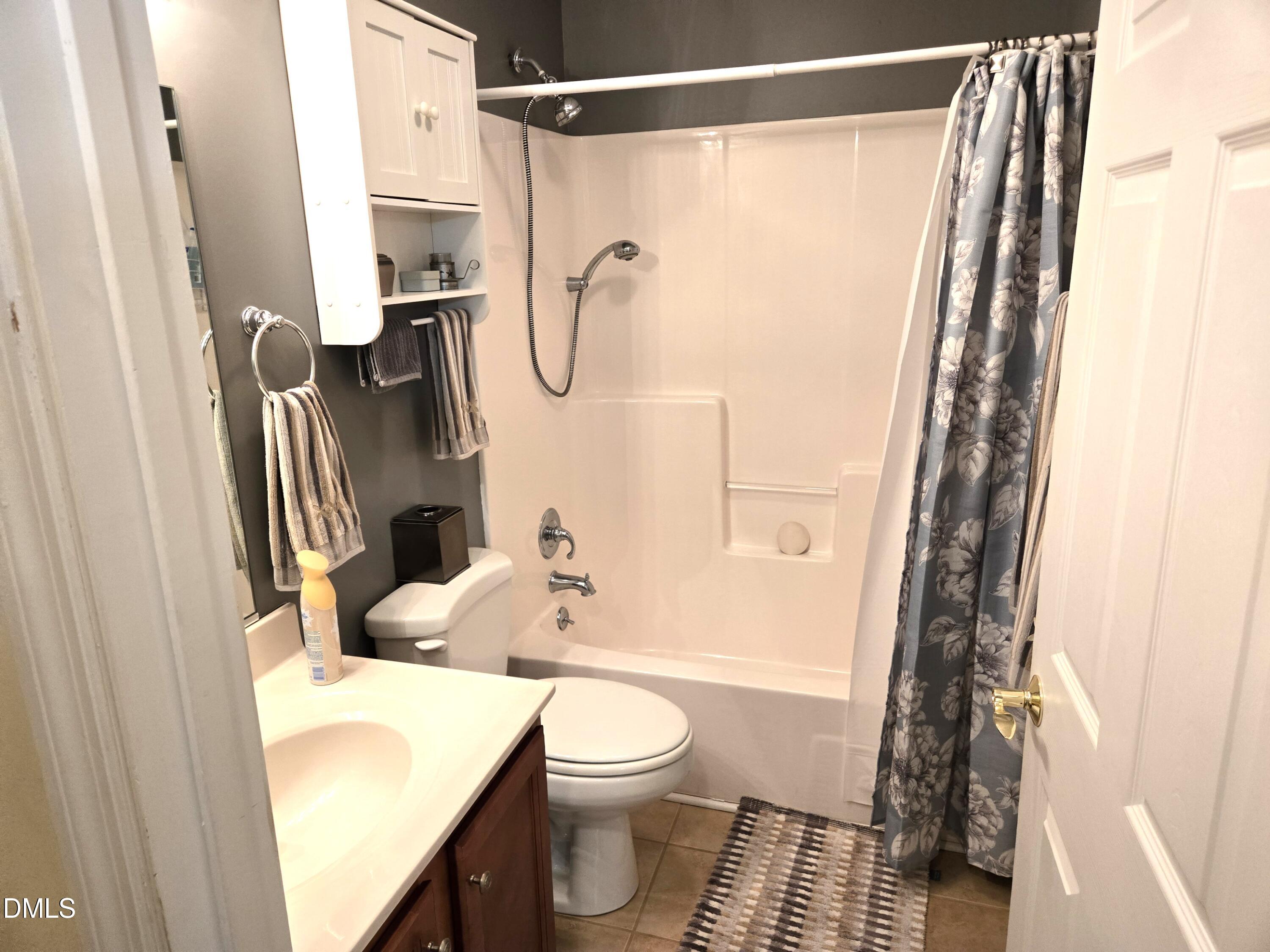 10249 State Rte 903 Bracey, VA 23919 - Photo 20 of 25 Hall Bath