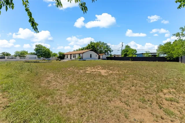 $305,000 | 300 Ave T, Marble Falls, TX 78654