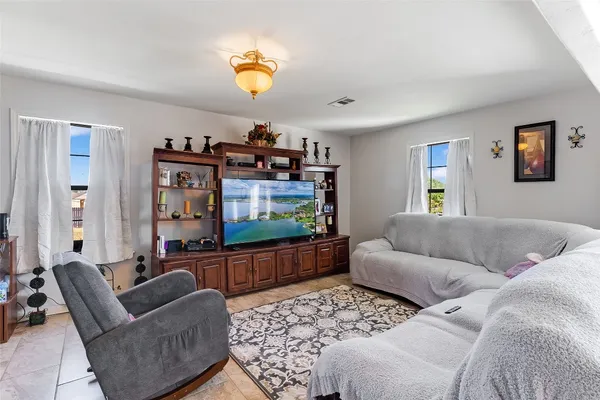 $299,000 | 300 Ave T, Marble Falls, TX 78654