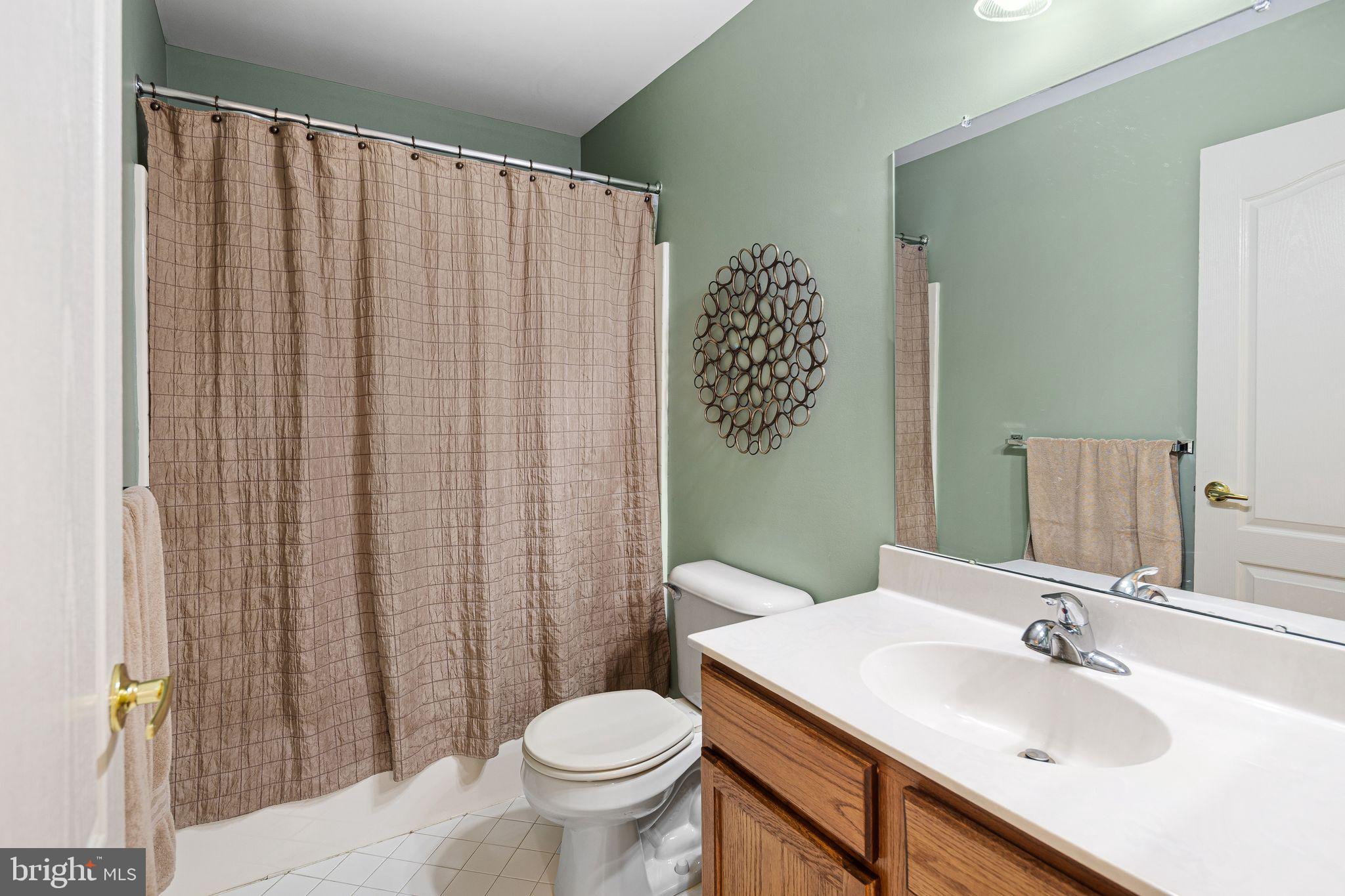 229 Coventry Road Chalfont, PA 18914 - Photo 25 of 32 Upstairs Hall Bath