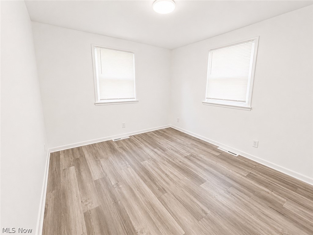 2516 Weir Road Northeast Warren, OH 44483 - Photo 13 of 22