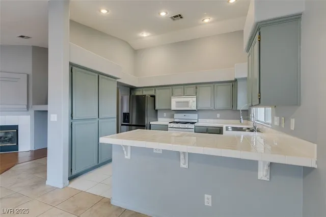 $2,018 | 7782 Top Hat Avenue, Las Vegas, NV 89113