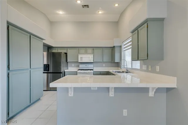 $2,018 | 7782 Top Hat Avenue, Las Vegas, NV 89113