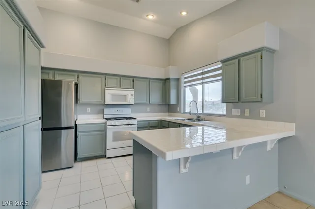 $2,018 | 7782 Top Hat Avenue, Las Vegas, NV 89113