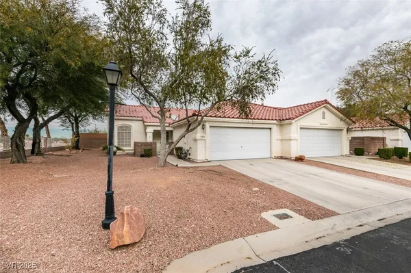 $1,999 | 7782 Top Hat Avenue, Las Vegas, NV 89113
