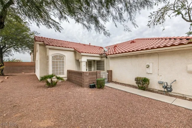 $2,018 | 7782 Top Hat Avenue, Las Vegas, NV 89113