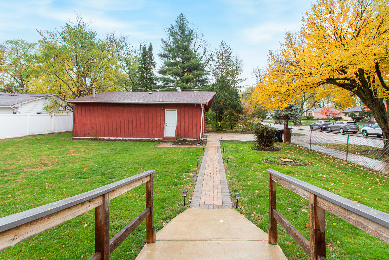 727 South Finley Road Lombard, IL 60148 - Photo 17 of 20 a view of a patio with a yard