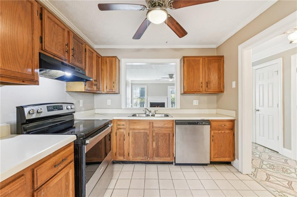 401 Autumn Leaf Way Norcross, GA 30093 - Photo 9 of 24