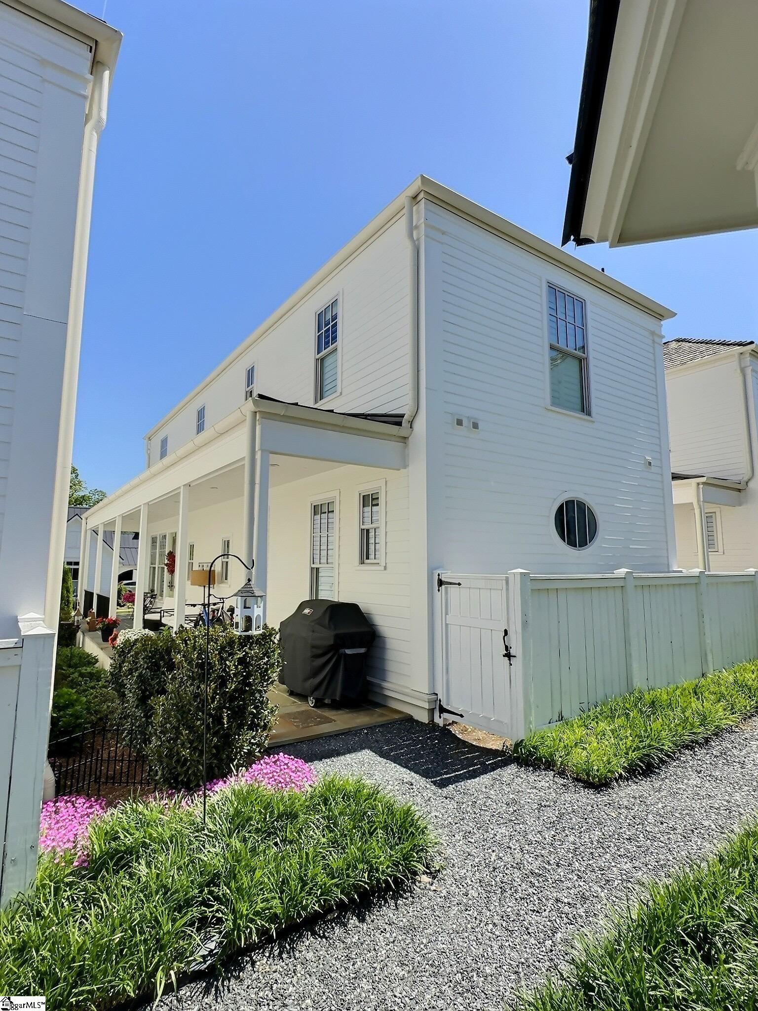 203 Bowman Road Greenville, SC 29615 - Photo 2 of 20