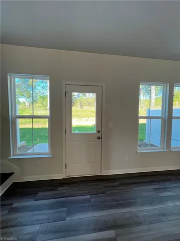 $1,995 | 914 Lampton Court, Jamestown, NC 27282