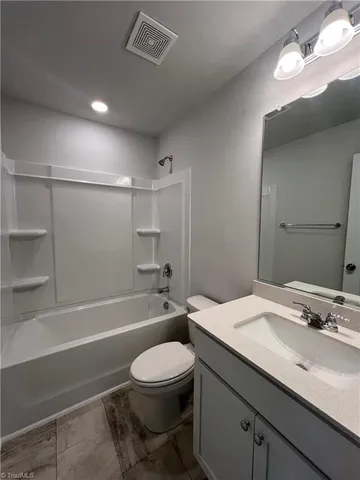 $1,995 | 914 Lampton Court, Jamestown, NC 27282