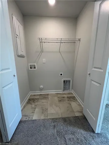 $1,995 | 914 Lampton Court, Jamestown, NC 27282