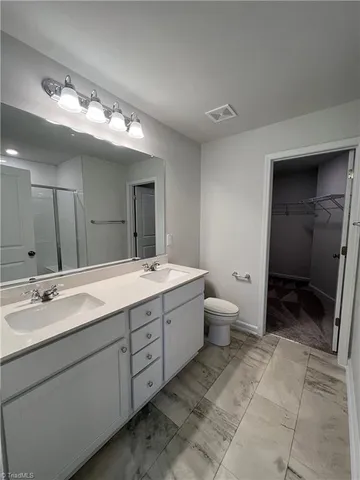 $1,995 | 914 Lampton Court, Jamestown, NC 27282