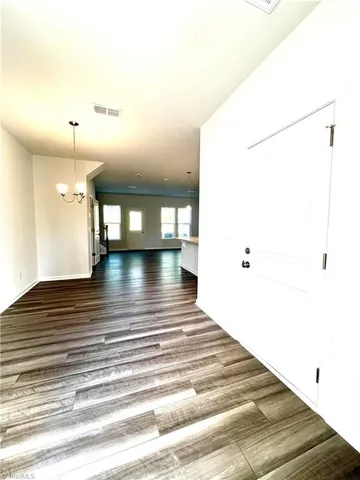 $1,995 | 914 Lampton Court, Jamestown, NC 27282