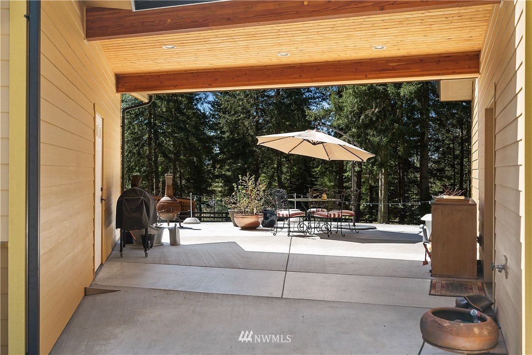 178 Jeffries Road Chehalis, WA 98532 - Photo 13 of 19 a view of a outdoor with a porch
