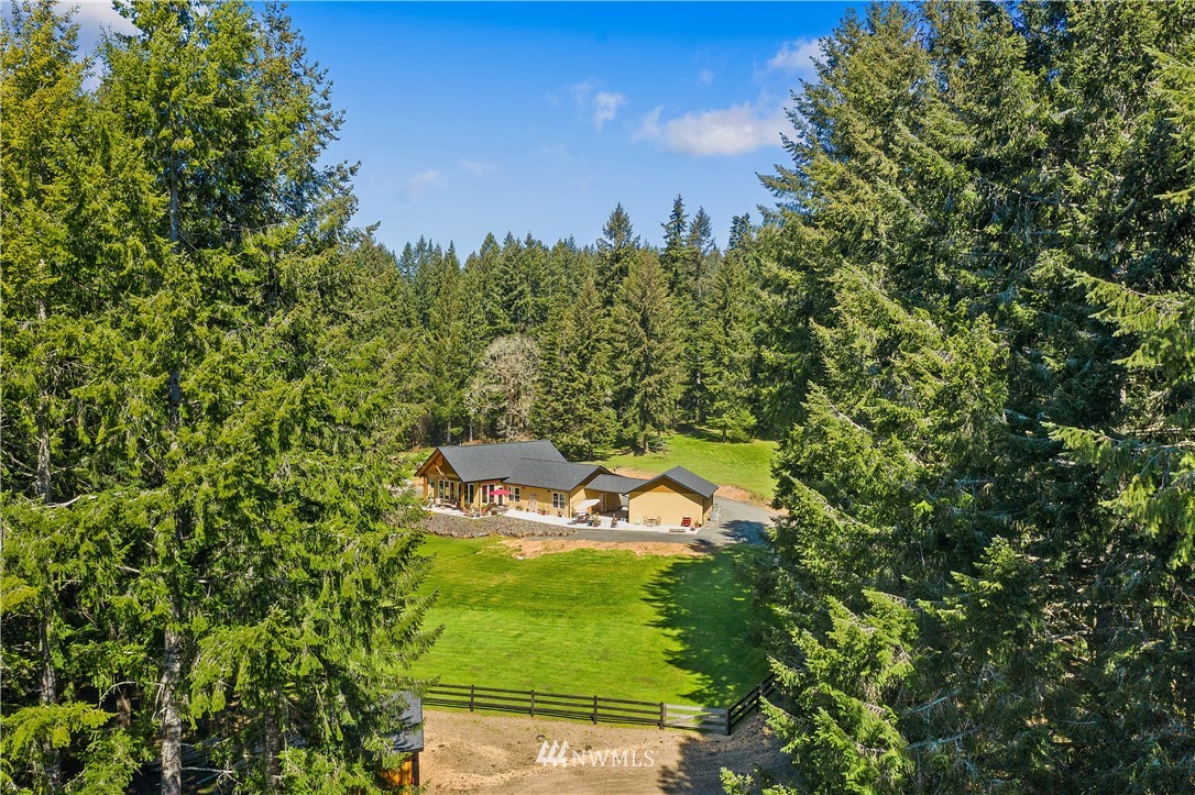 178 Jeffries Road Chehalis, WA 98532 - Photo 18 of 19 a view of a yard with an outdoor seating