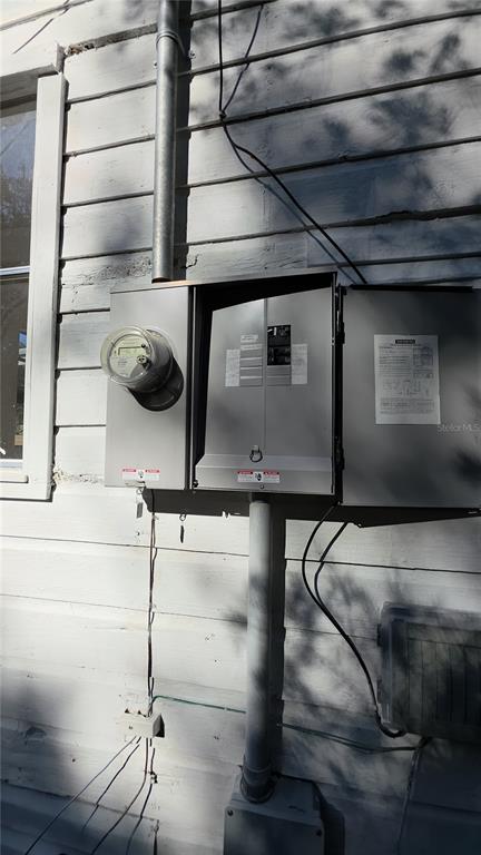 435 County Rd Mount Sorrento, FL 32776 - Photo 6 of 30 a view of water heater room