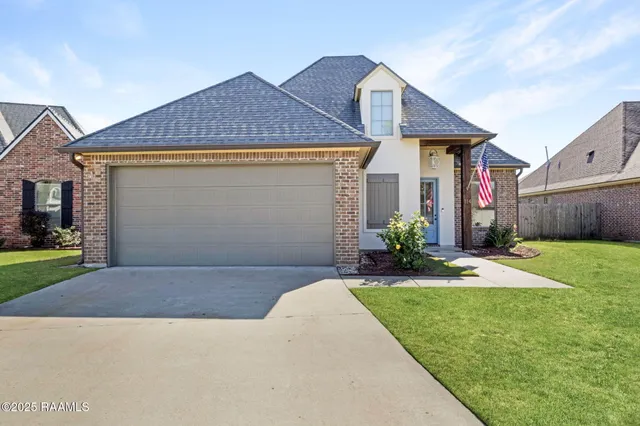 $315,000 | 114 Spring Cypress Drive, Broussard, LA 70518