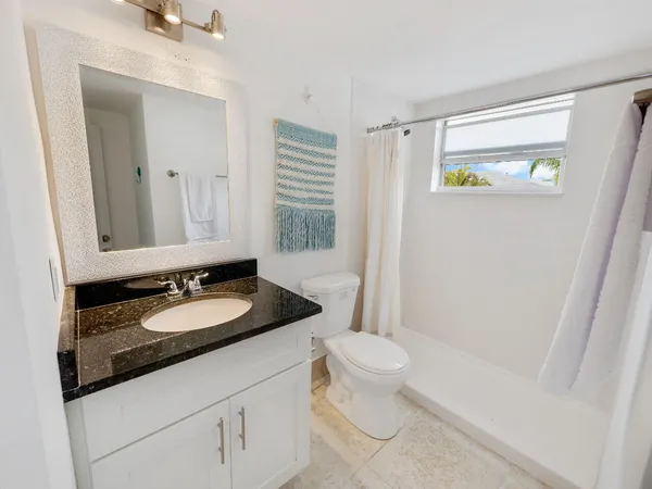 $3,270 | 1236 Beach Road, Unit 1, Riviera Beach, FL 33404
