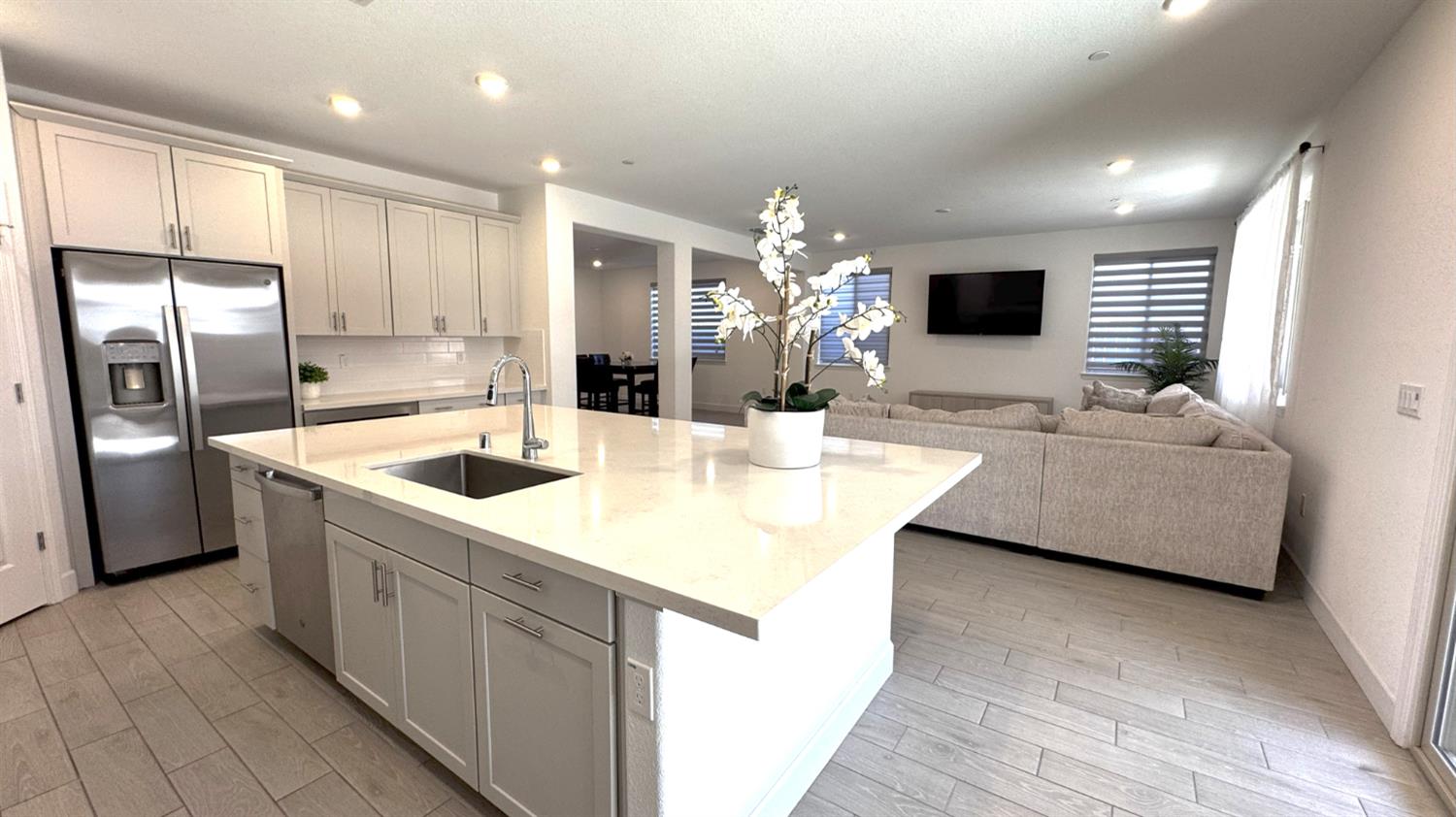 1072 Blue Range Way Roseville, CA 95747 - Photo 18 of 48