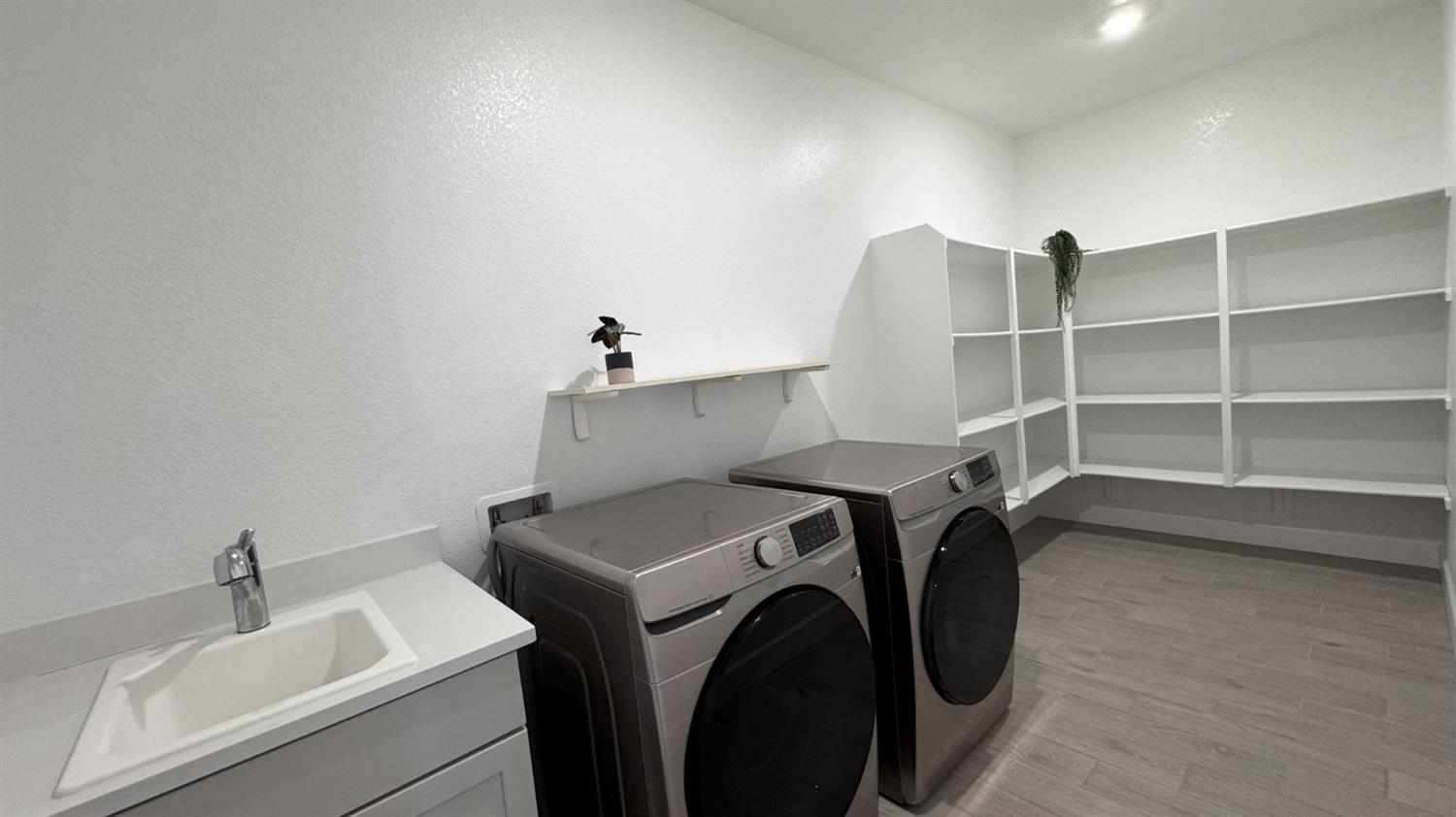 1072 Blue Range Way Roseville, CA 95747 - Photo 44 of 48