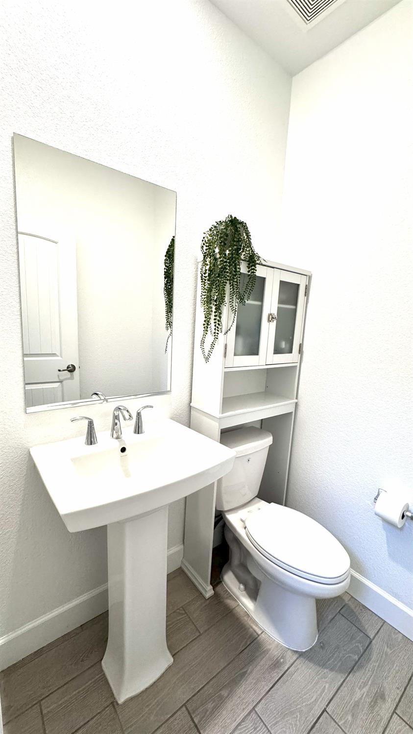 1072 Blue Range Way Roseville, CA 95747 - Photo 6 of 48