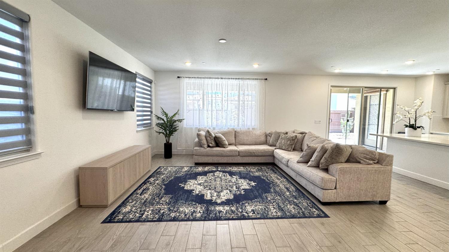 1072 Blue Range Way Roseville, CA 95747 - Photo 10 of 48