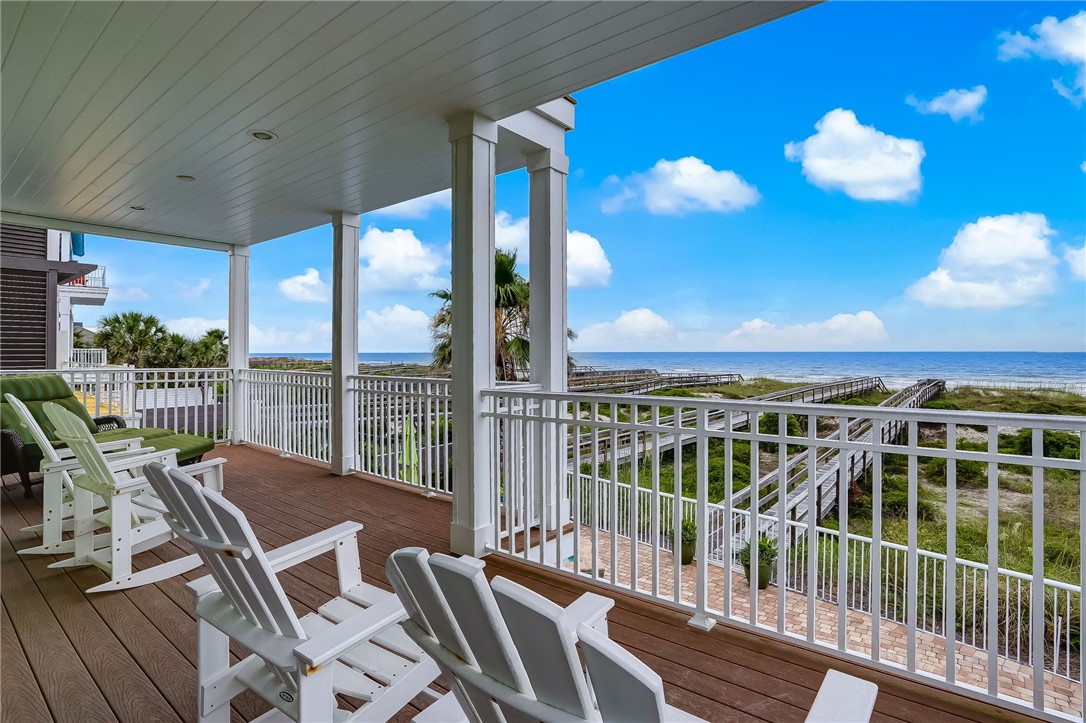 2384 South Fletcher Avenue Fernandina Beach, FL 32034 - Photo 20 of 35 a view of a balcony with furniture