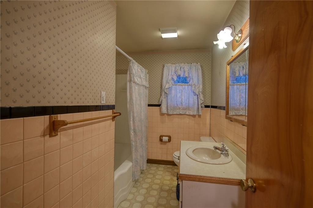 1387 Highway 989 Rochester, PA 15074 - Photo 15 of 25