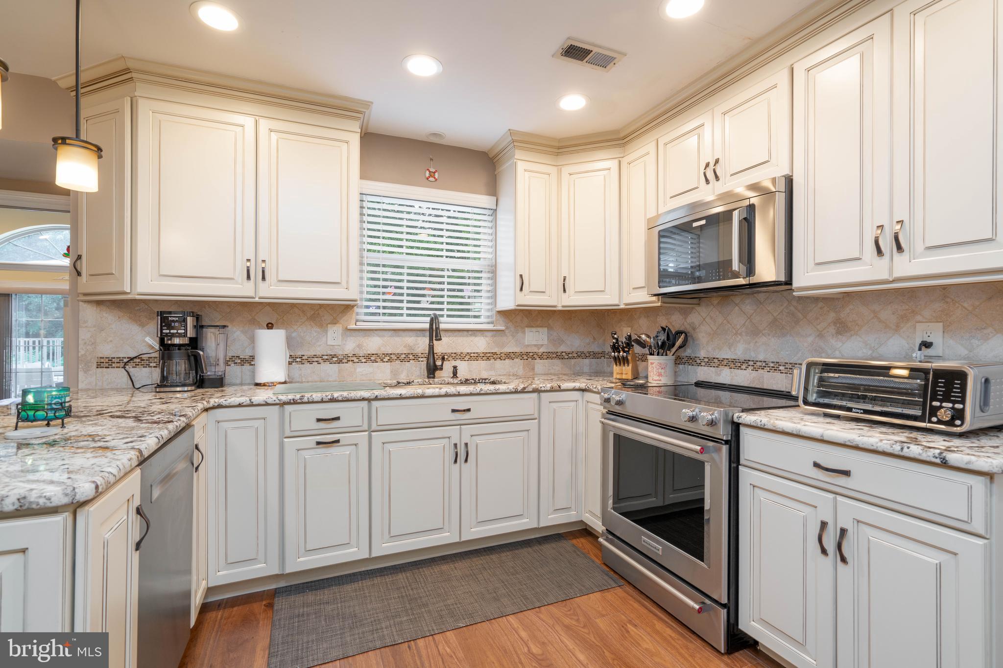 24 Springcress Drive Delran, NJ 08075 - Photo 4 of 35 Gallery Image 4