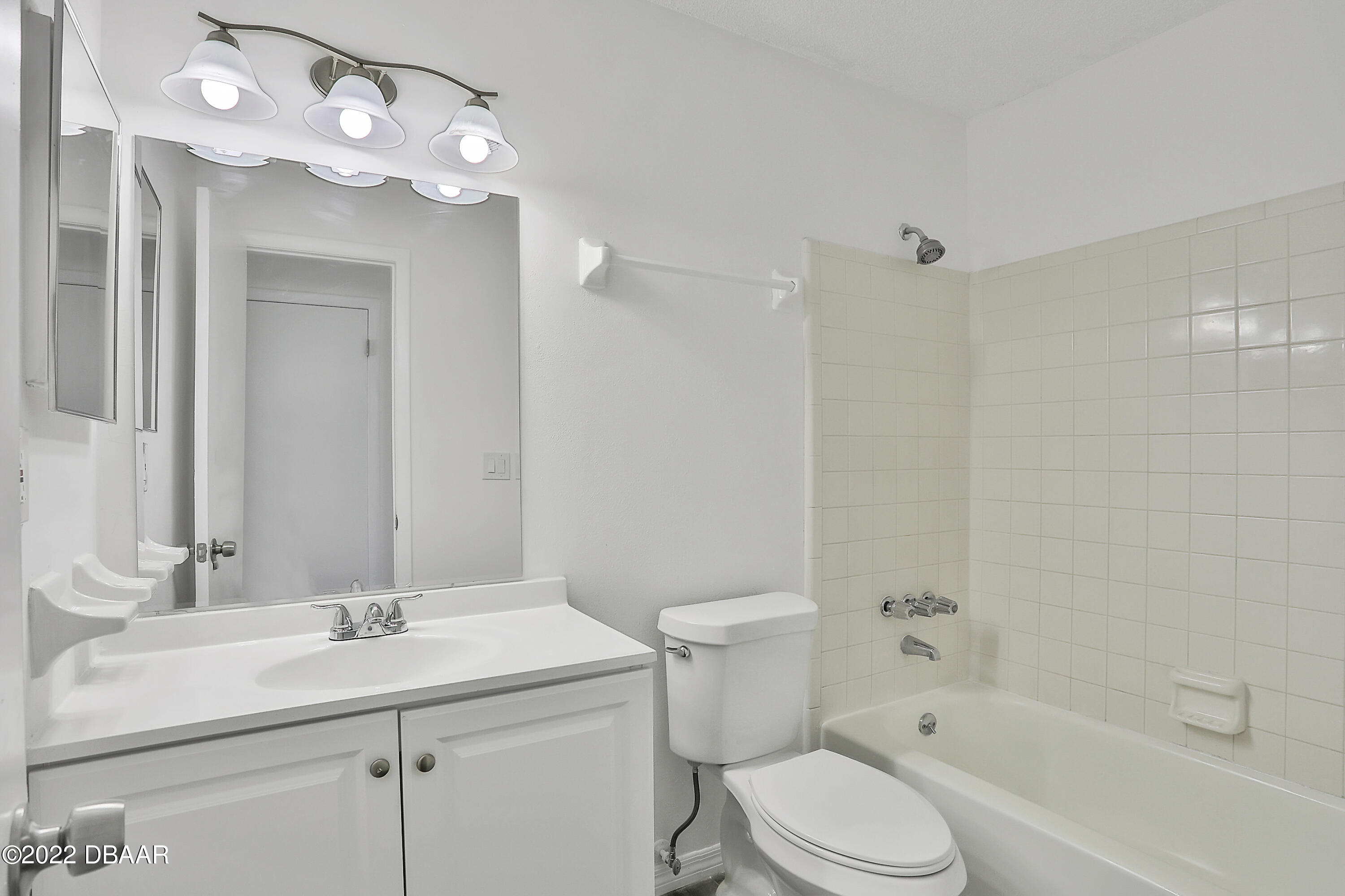 1600 Big Tree Road, Unit D8 South Daytona, FL 32119 - Photo 15 of 21 297A1279