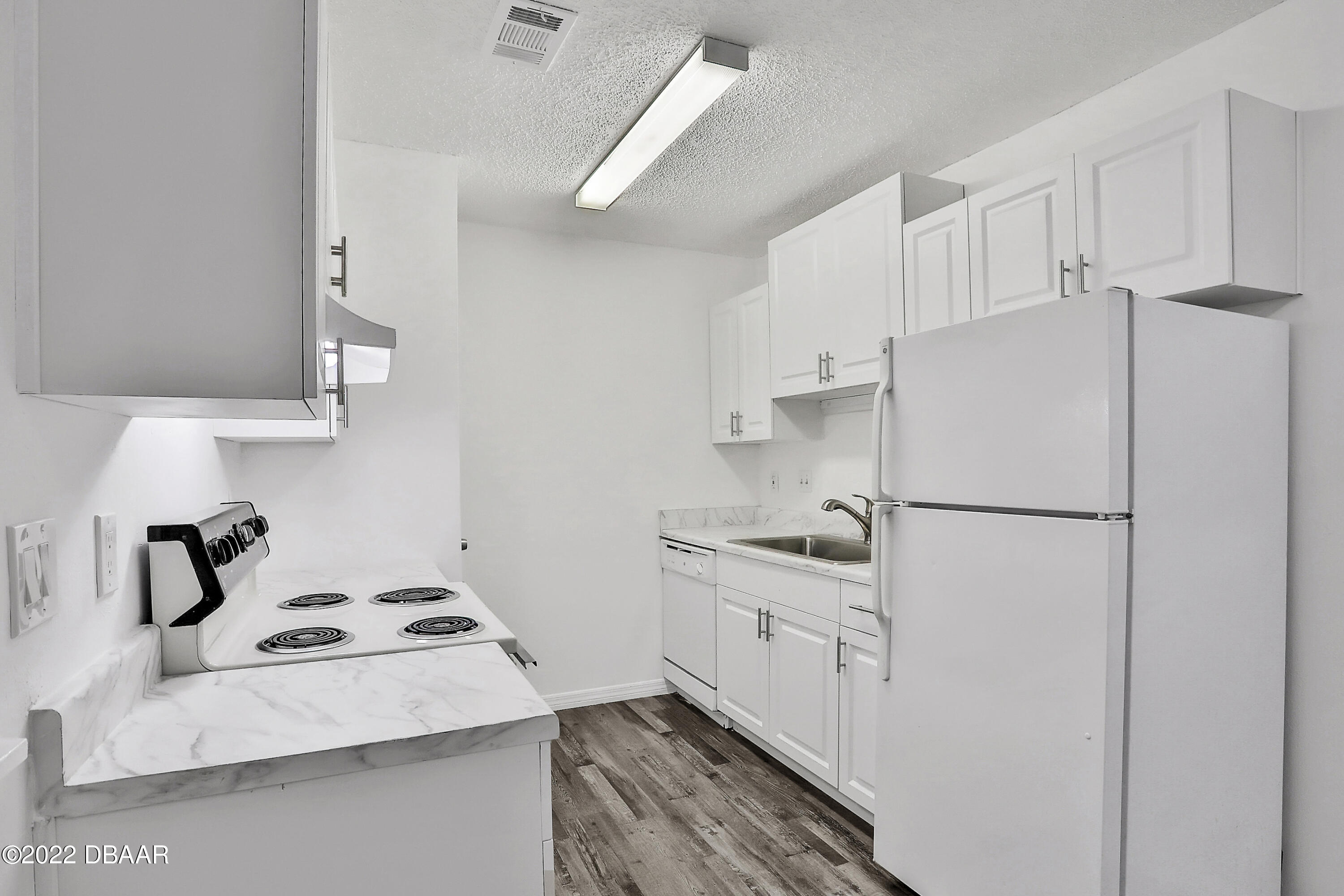1600 Big Tree Road, Unit D8 South Daytona, FL 32119 - Photo 7 of 21 297A1263