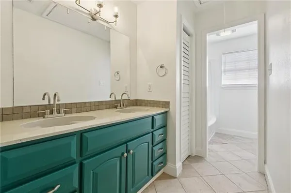 $1,900 | 3816 Riverland Drive, Chalmette, LA 70043