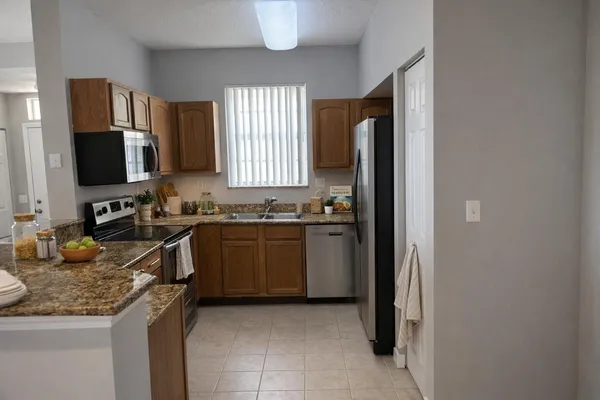 $2,000 | 1611 Southeast Pomeroy Street, Stuart, FL 34997