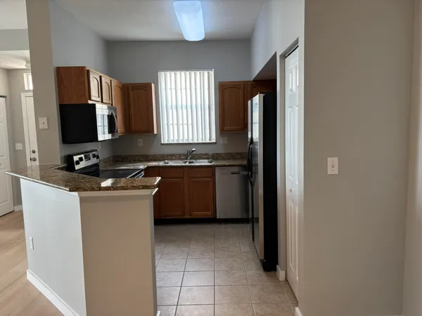 $2,000 | 1611 Southeast Pomeroy Street, Stuart, FL 34997