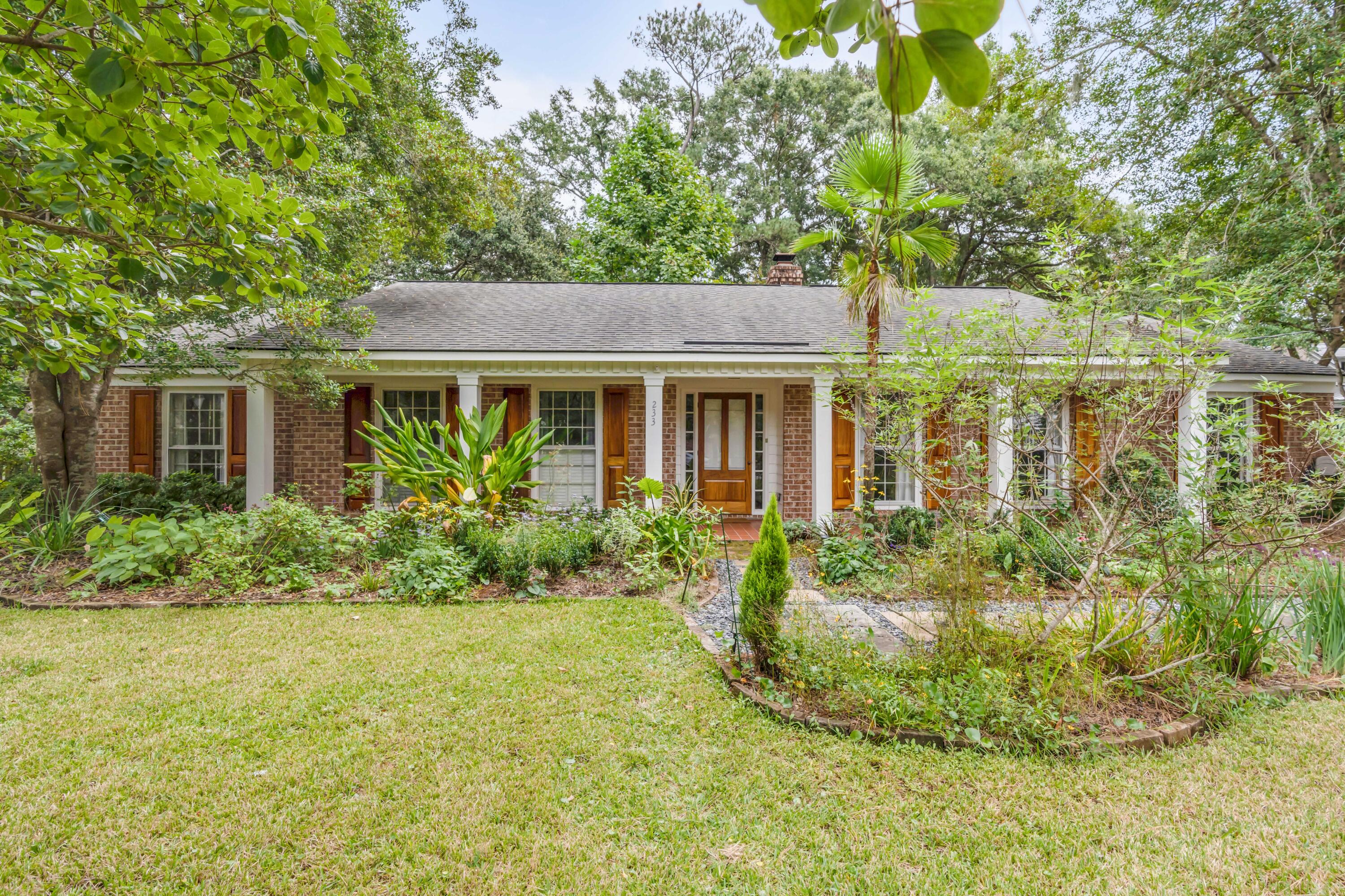 233 Molasses Lane Mount Pleasant, SC 29464 - Photo 5 of 39 233 Molasses