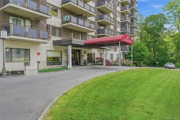 $169,000 | 160 Academy Street, Unit 9J, Poughkeepsie, NY 12601