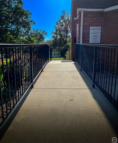 $295,000 | 2516 Southwest Huntoon Street, Topeka, KS 66604