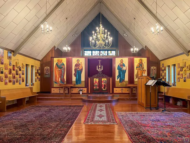 $295,000 | 2516 Southwest Huntoon Street, Topeka, KS 66604