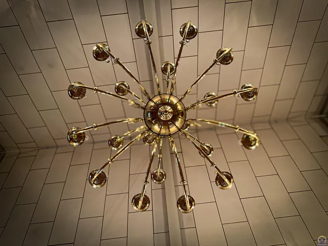 $295,000 | 2516 Southwest Huntoon Street, Topeka, KS 66604