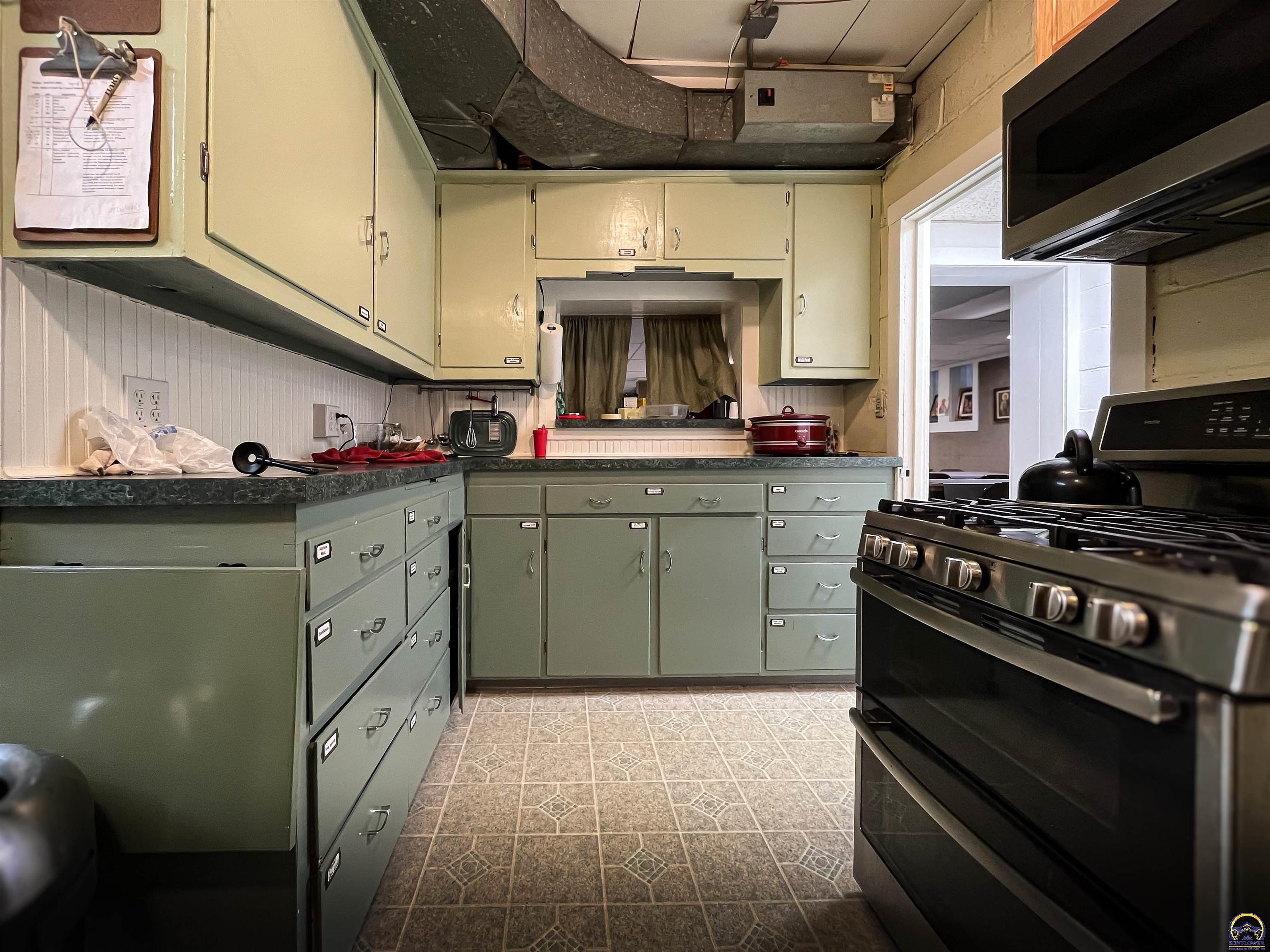 2516 Southwest Huntoon Street Topeka, KS 66604 - Photo 28 of 37