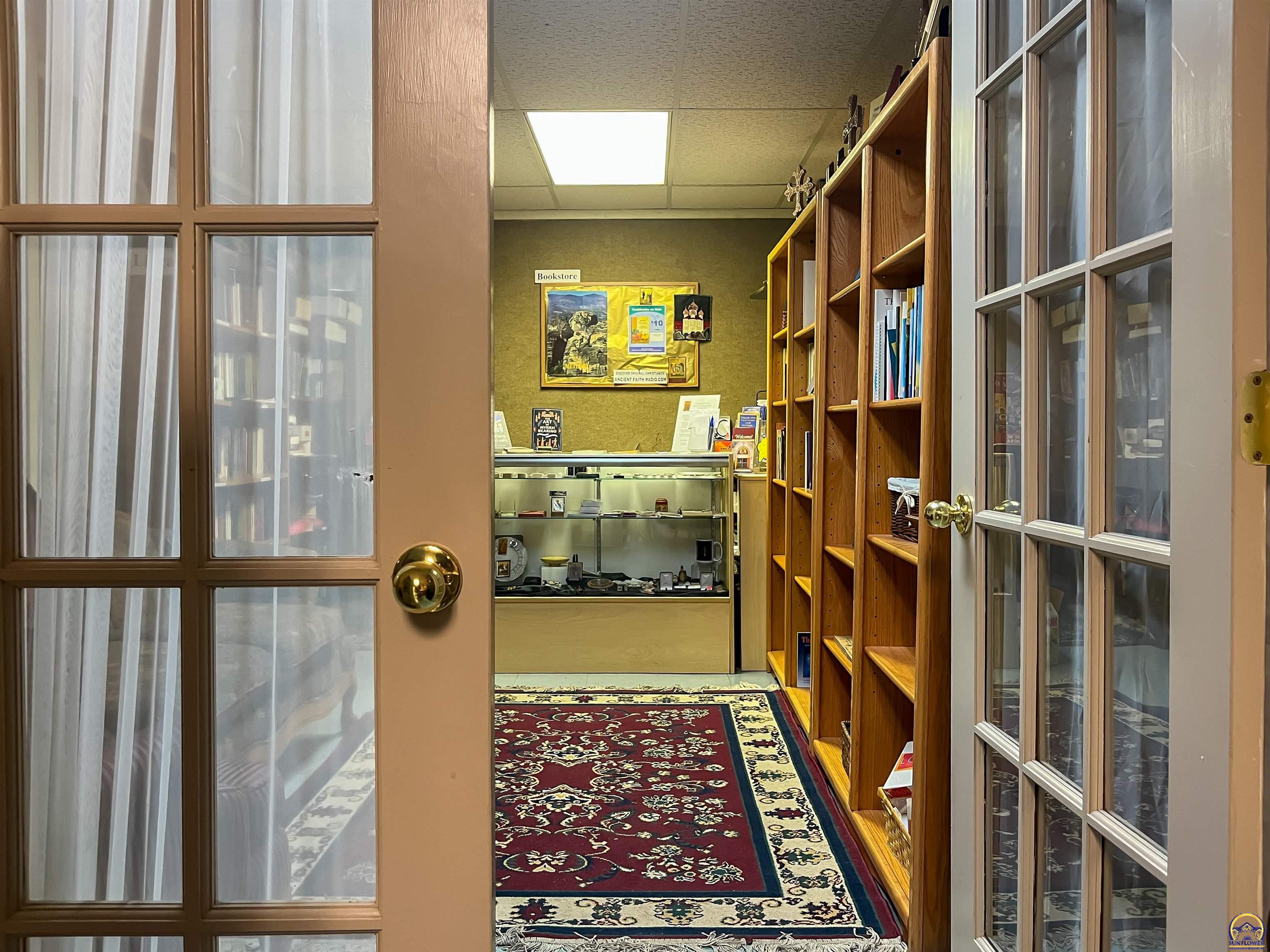 2516 Southwest Huntoon Street Topeka, KS 66604 - Photo 31 of 37