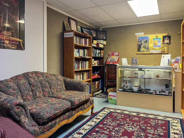 $295,000 | 2516 Southwest Huntoon Street, Topeka, KS 66604