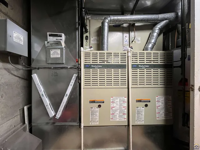 $295,000 | 2516 Southwest Huntoon Street, Topeka, KS 66604