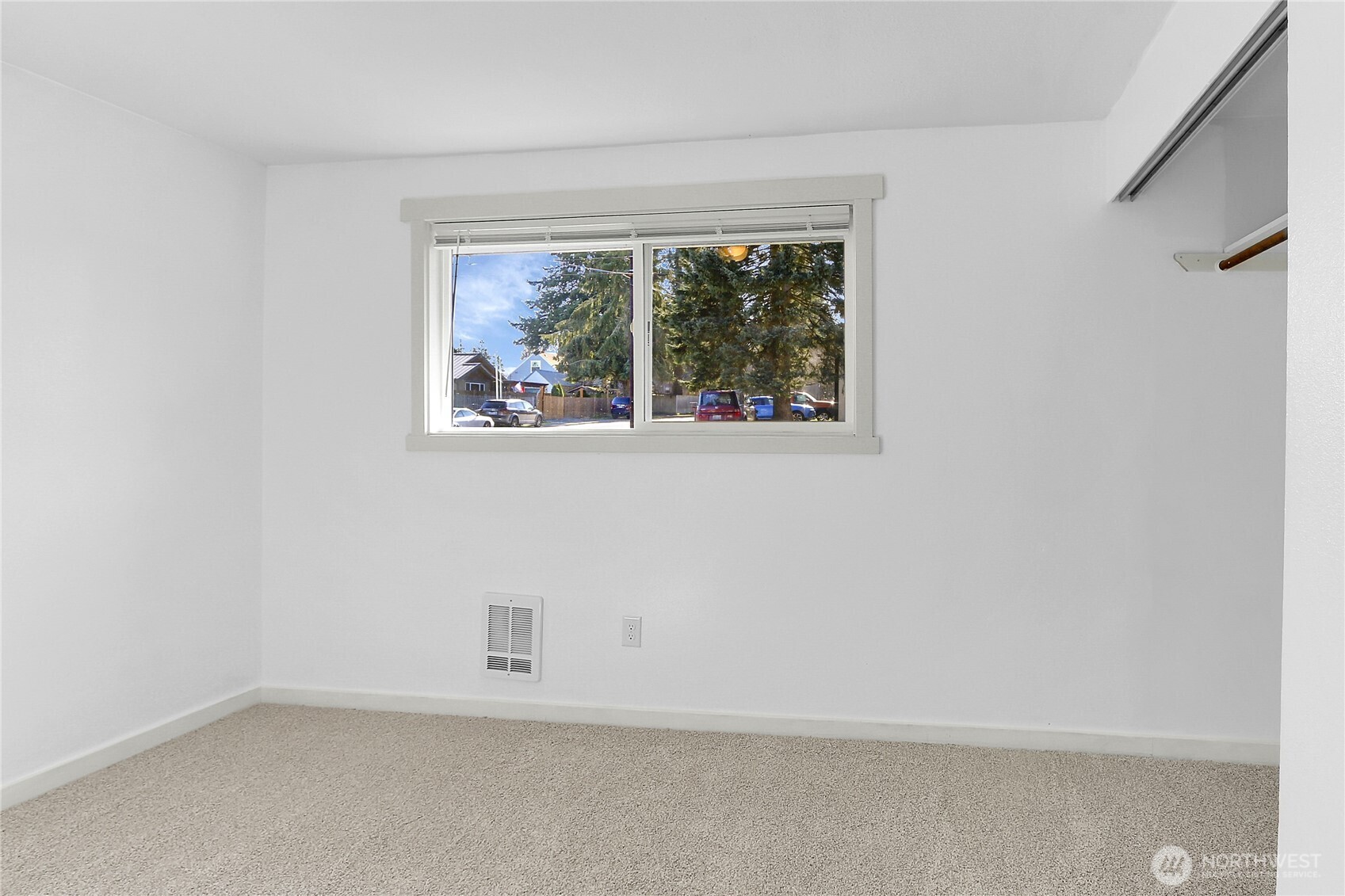 2115 Pinehurst Avenue Everett, WA 98203 - Photo 12 of 18 an empty room with a window