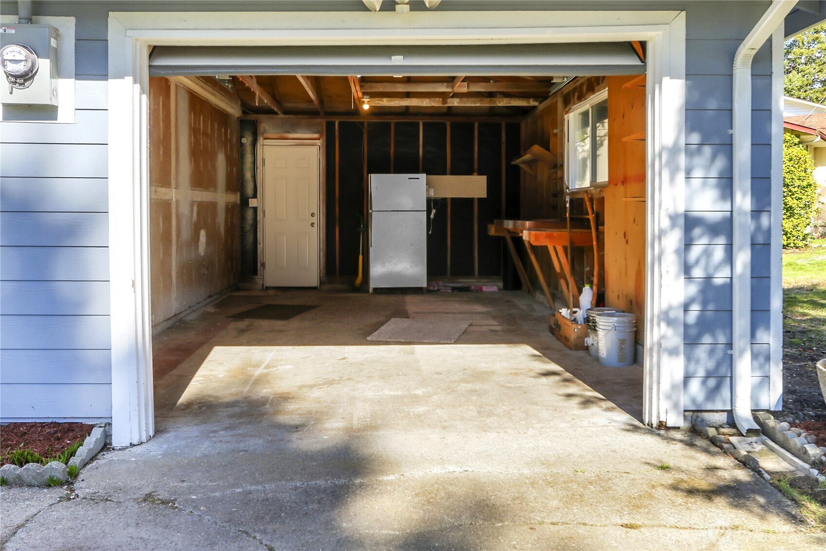 2115 Pinehurst Avenue Everett, WA 98203 - Photo 14 of 18 a view of front door of house