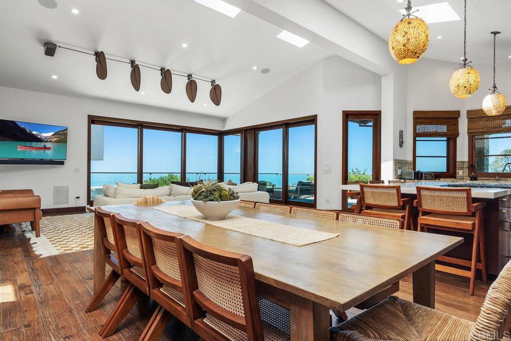 2260 El Amigo Road Del Mar, CA 92014 - Photo 16 of 40 Dining Table