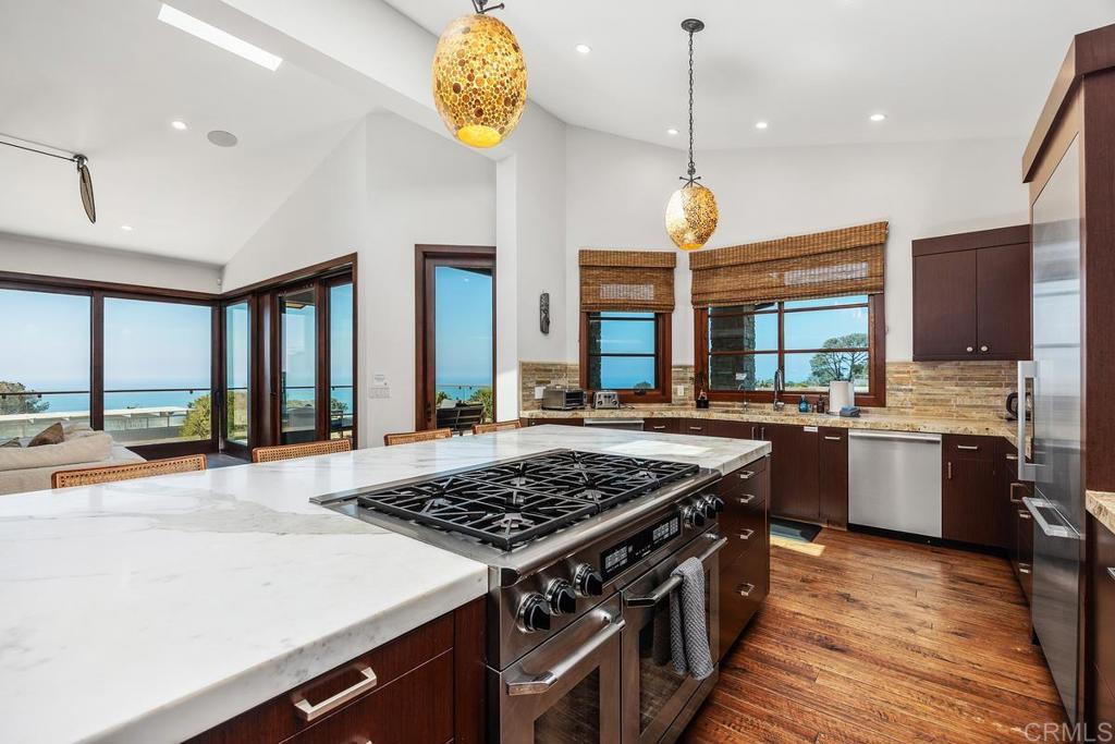 2260 El Amigo Road Del Mar, CA 92014 - Photo 18 of 40 Kitchen veiw 3