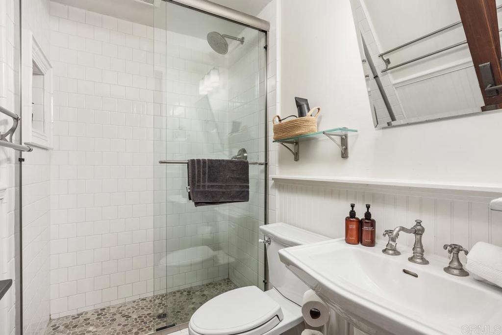 2260 El Amigo Road Del Mar, CA 92014 - Photo 27 of 40 Guest bathroom 1