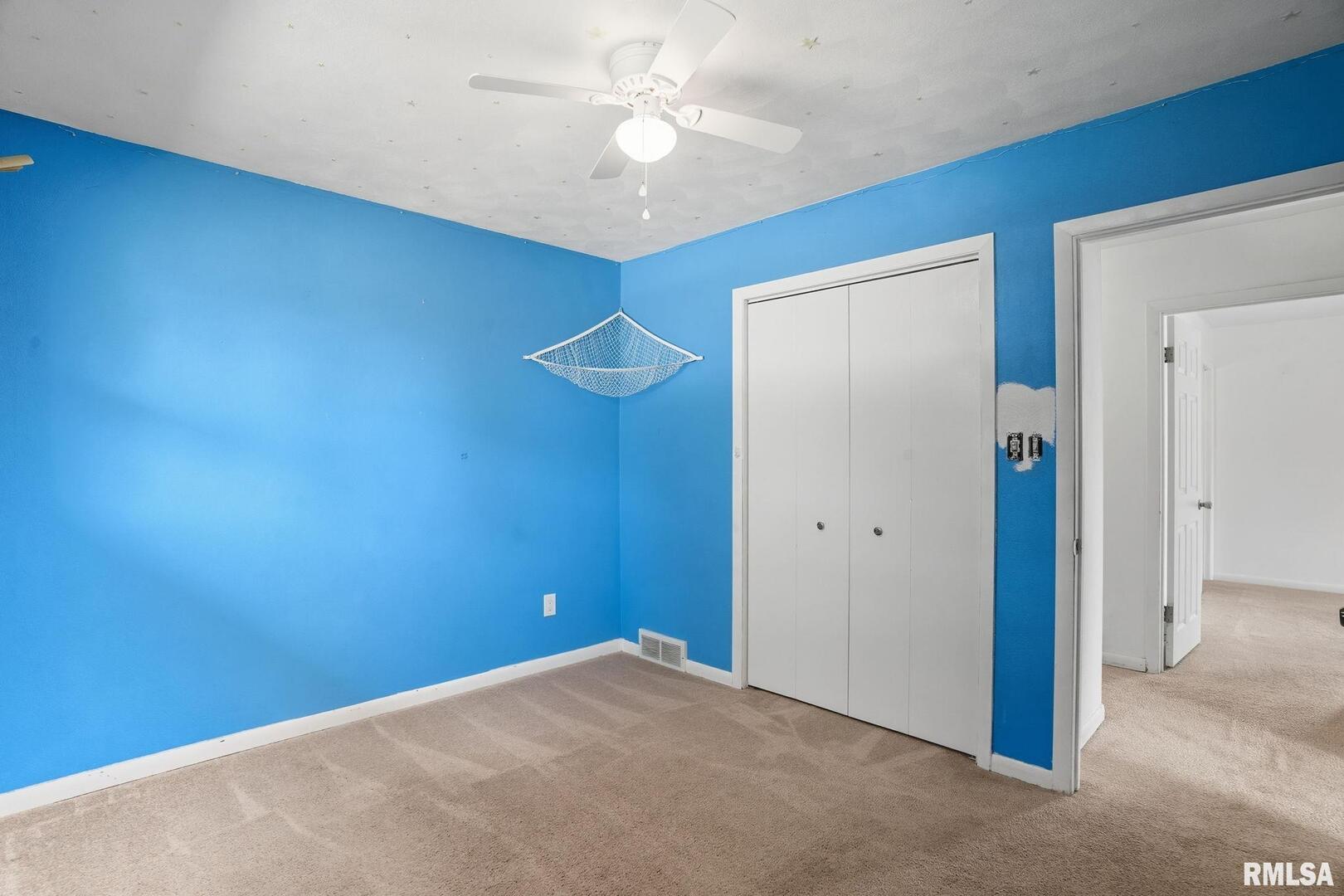 109 North 3rd Street Colona, IL 61241 - Photo 17 of 33 a view of an empty room